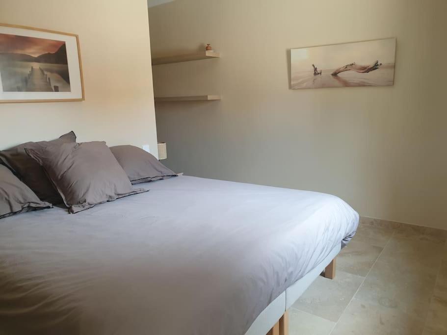 Location Independante Au Coeur Des Alpilles Pour 2 Personnes Avec Jacuzzi Villa Aureille Eksteriør bilde